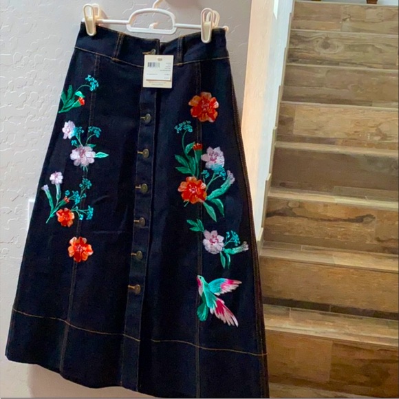 Embroidered denim skirt - Picture 1 of 3